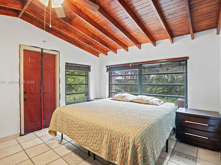 12547 NE 4th Ave — Photo 8