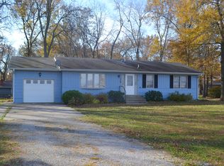 1329 E Nicholas St, Carlinville, IL 62626