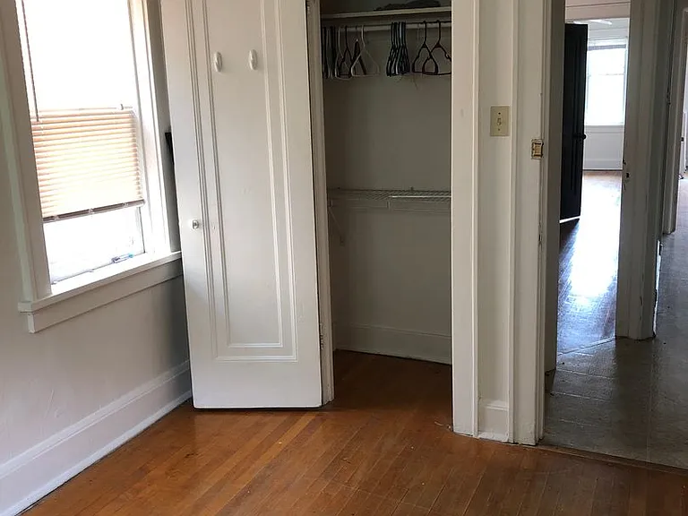 Newport Manor — Photo 25