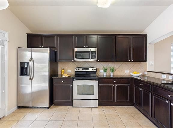5th image of 821 Heritage Springs Trl