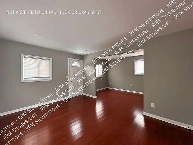 3113 Emmons Ave — Photo 6