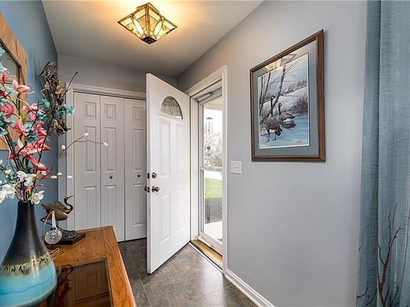 4th image of 102 Village Ct