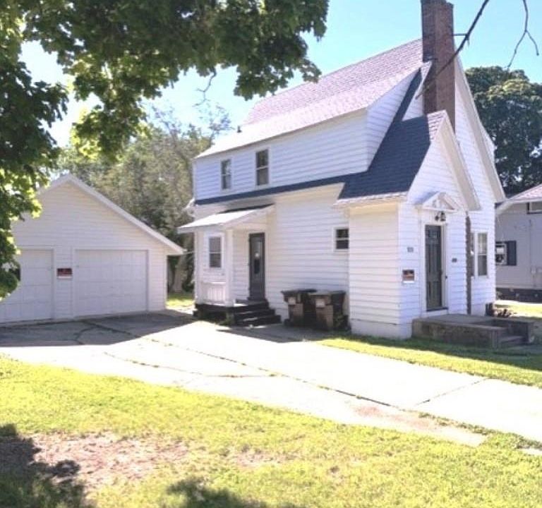 1st image of 811 S Burchard Ave
