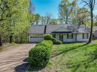 448 Cherokee Rd, Four Seasons, MO 65049