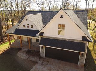 604 Robinhood Ln, Anderson, SC 29621