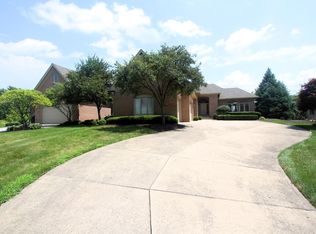 1519 Hazelwood Ct E, Greenwood, IN 46143