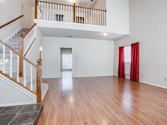 3rd image of 1604 Tuley St