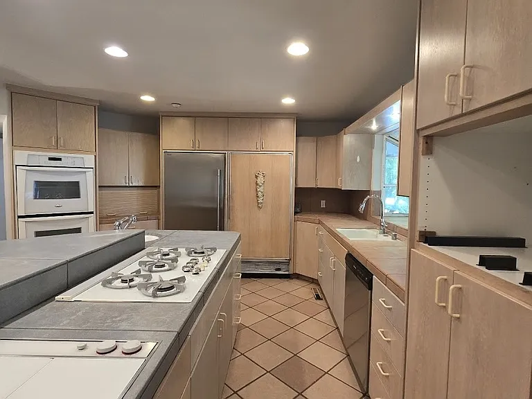 1176 W San Bruno Ave — Photo 20