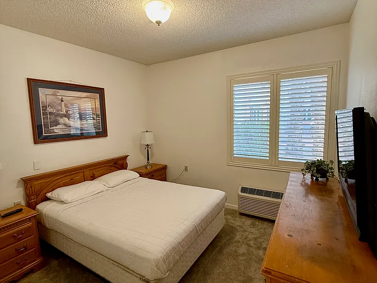 555 Highland Dr #115 — Photo 12