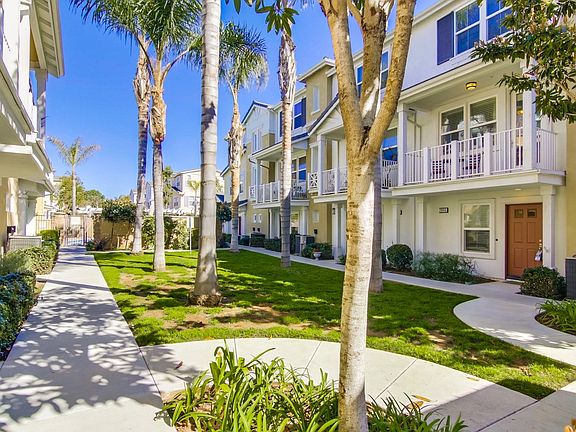 2nd image of 2996 Pacific Palm Way