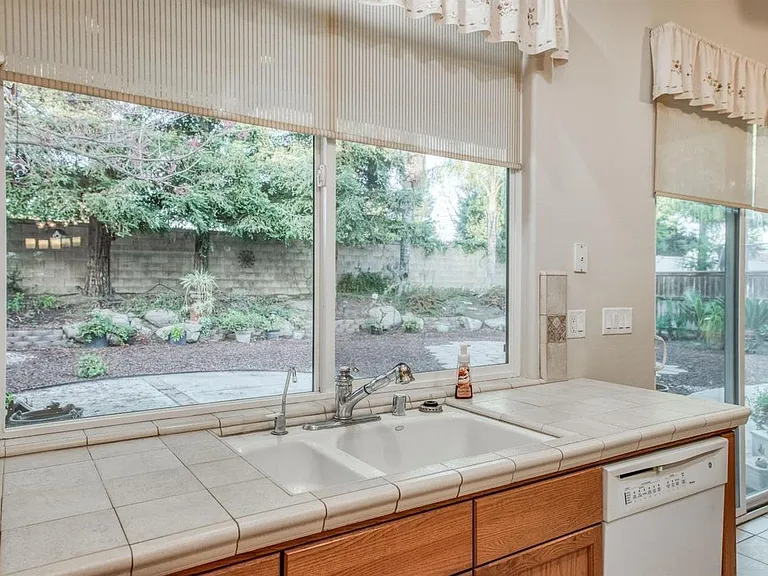 1961 Serena Ave — Photo 12