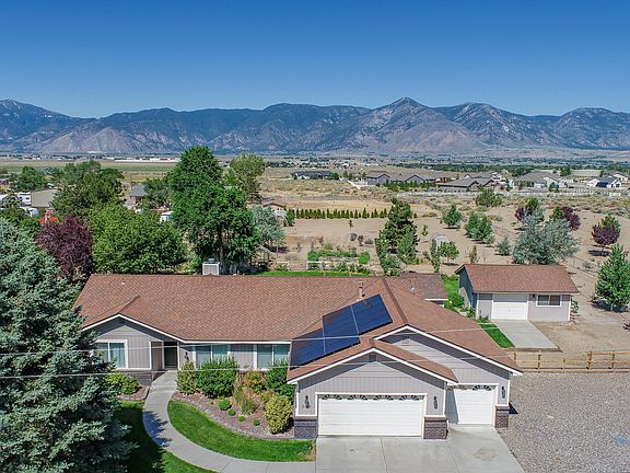 4th image of 2556 Henning Ln