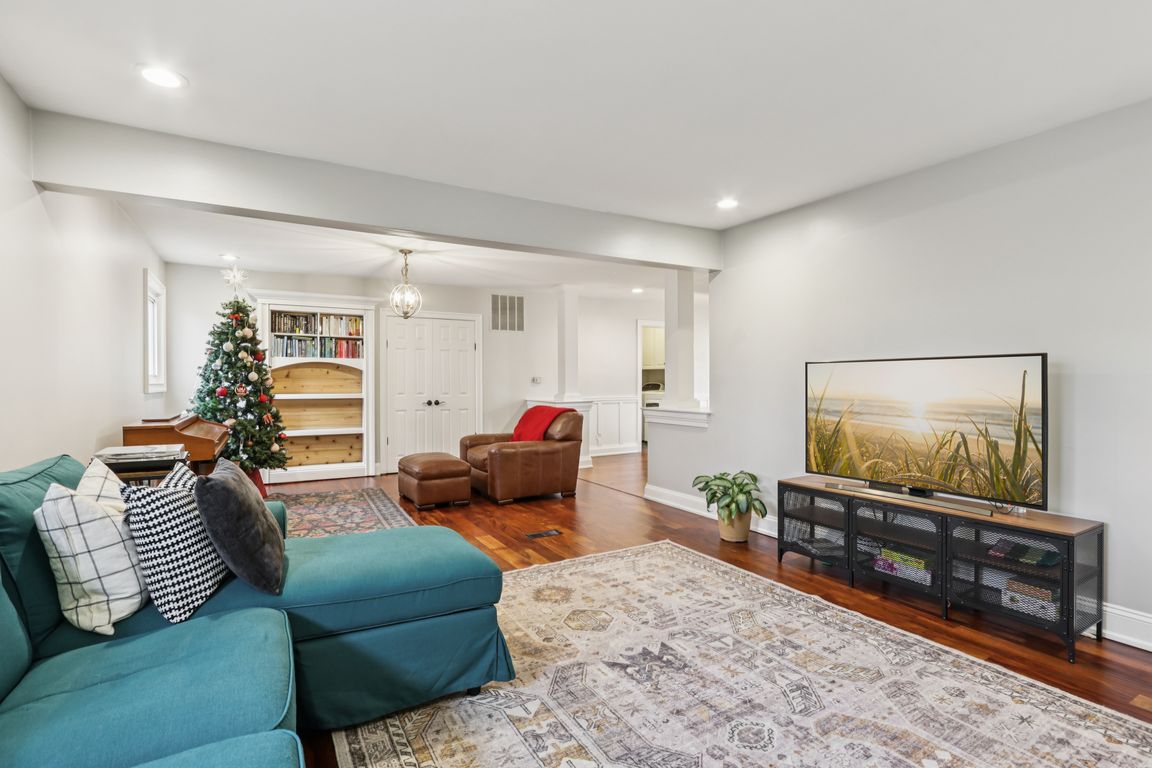 next background image