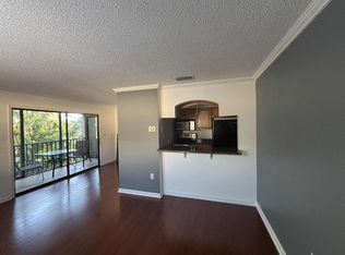 10196 Sailwinds Blvd S APT 201, Largo, FL 33773