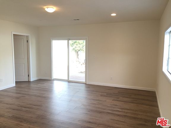 5th image of 16223 Nordhoff St