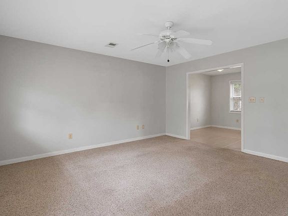 3rd image of 319 NE 58th St