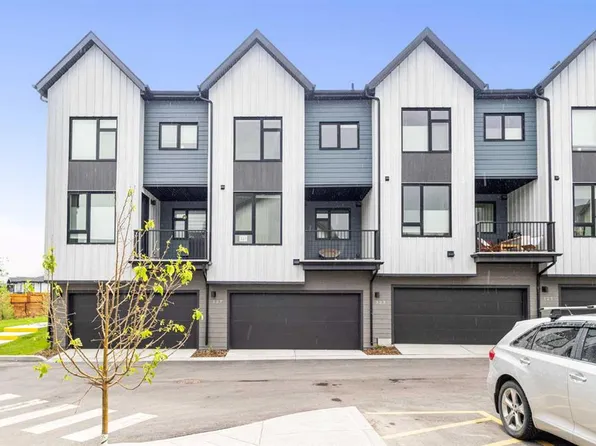 85 SE Sage Hill Hts NW #327, Calgary, AB T3R 2E5