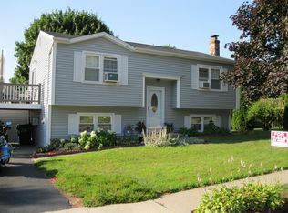 195 Oxbow Dr, Willimantic, CT 06226