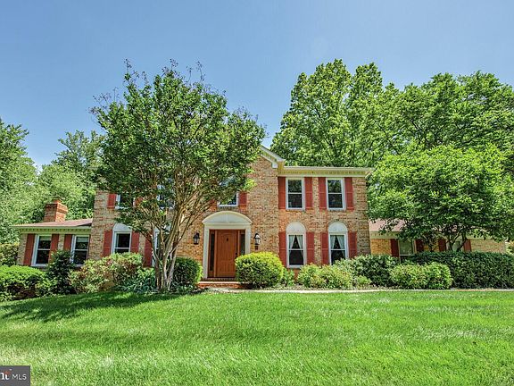 2nd image of 981 Old Holly Dr