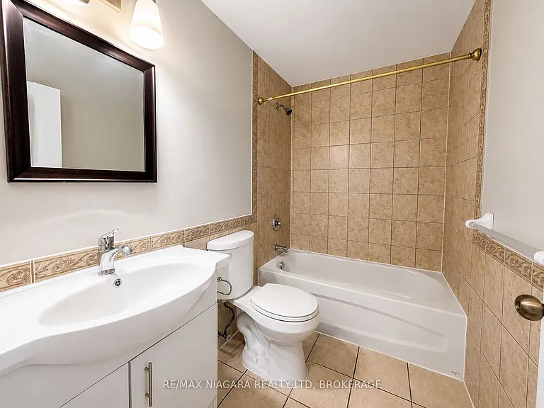 139 Westchester Cres #15 — Photo 7