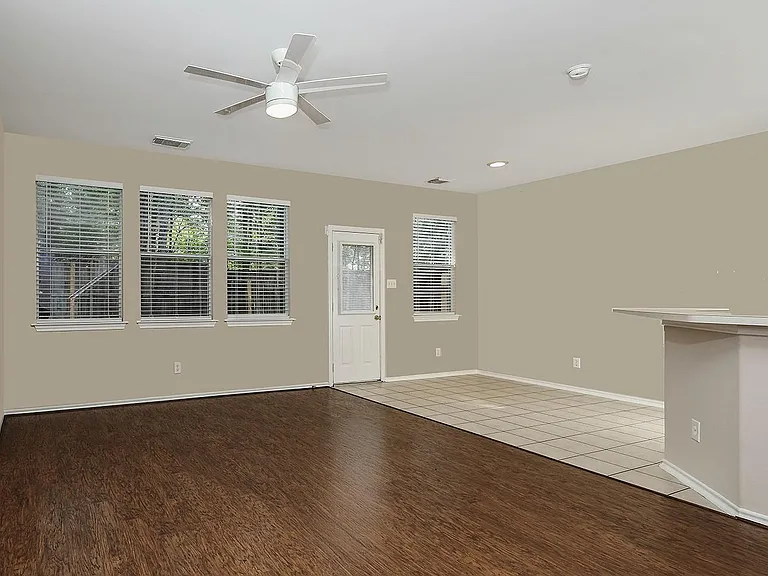 10 Peachridge Pl — Photo 5