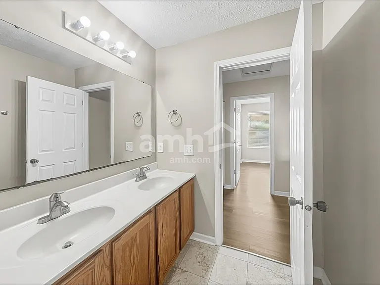 838 Avalon Dr — Photo 17