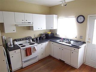 5th image of 284 Lincoln Ave W
