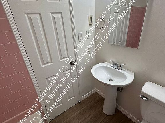 3rd image of 427 E Freeland St APT 3
