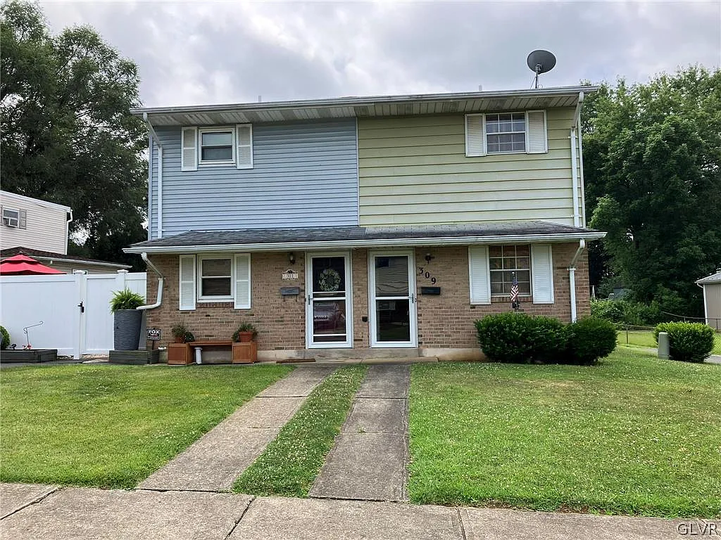 309 Poplar St photo 1