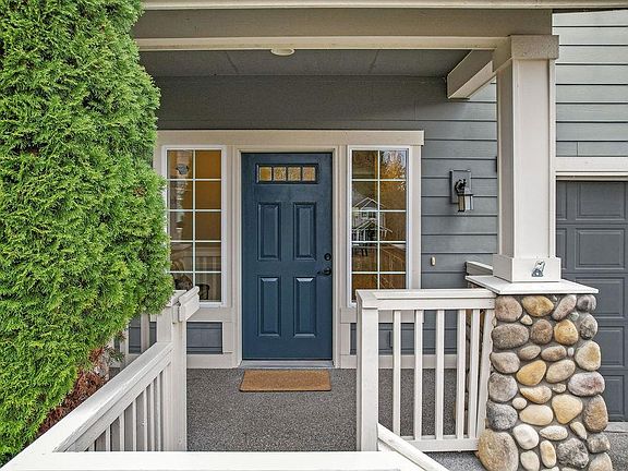 3rd image of 1117 17th Pl SE