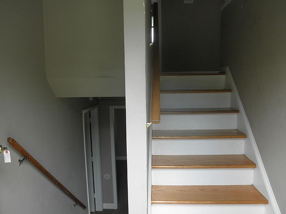 4th image of 5668 Meadowcrest St