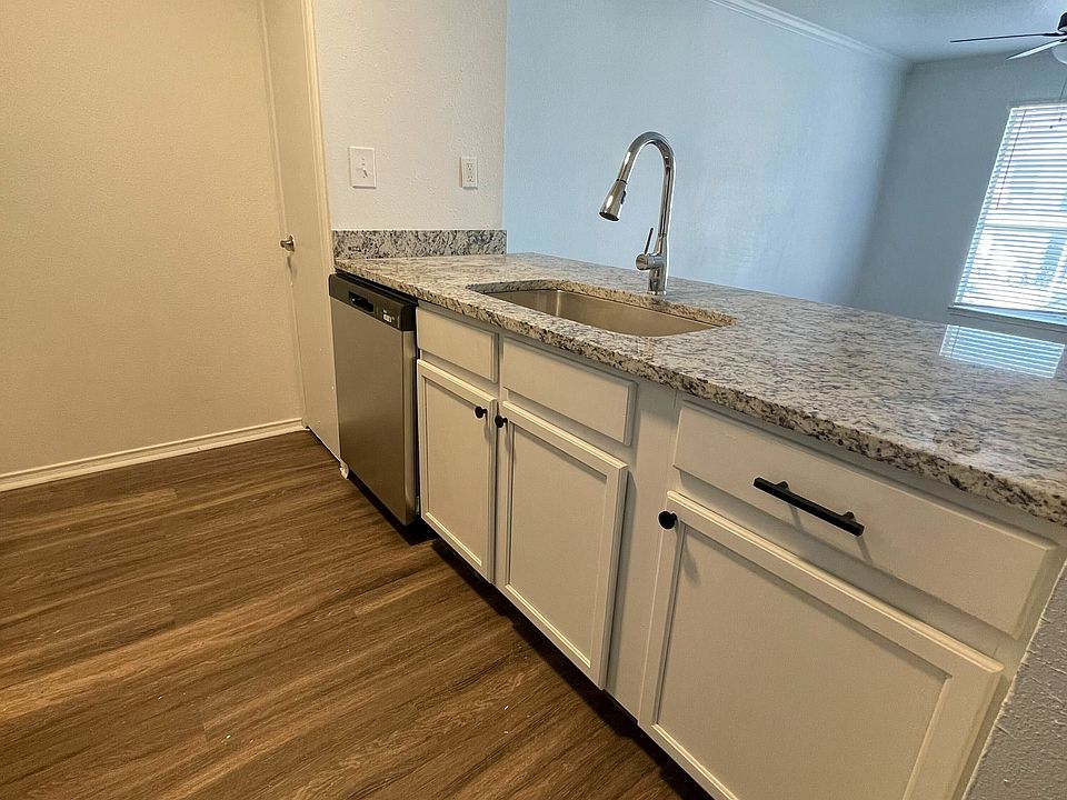 Kitchen Island 2