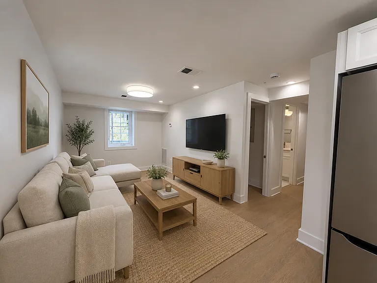 1001 Douglas St NE #B — Photo 1