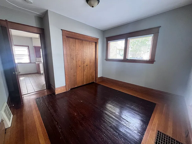 1030 Chester St SE — Photo 9