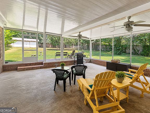 5th image of 3511 W Surrey Rd