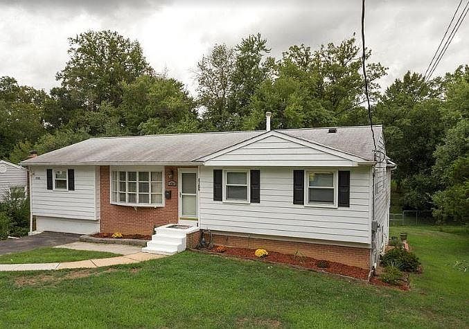 2nd image of 4705-1A Tipton Ln