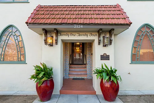 2124 P St #4 Photo 1