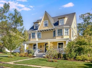 25 Ridgewood Ter, Maplewood, NJ 07040