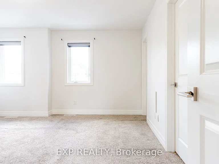 861 Edinburgh Dr — Photo 12