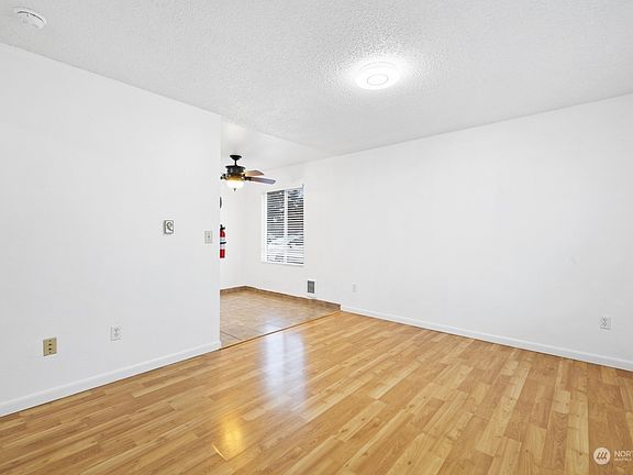 3rd image of 11025 SE 223rd Pl #D