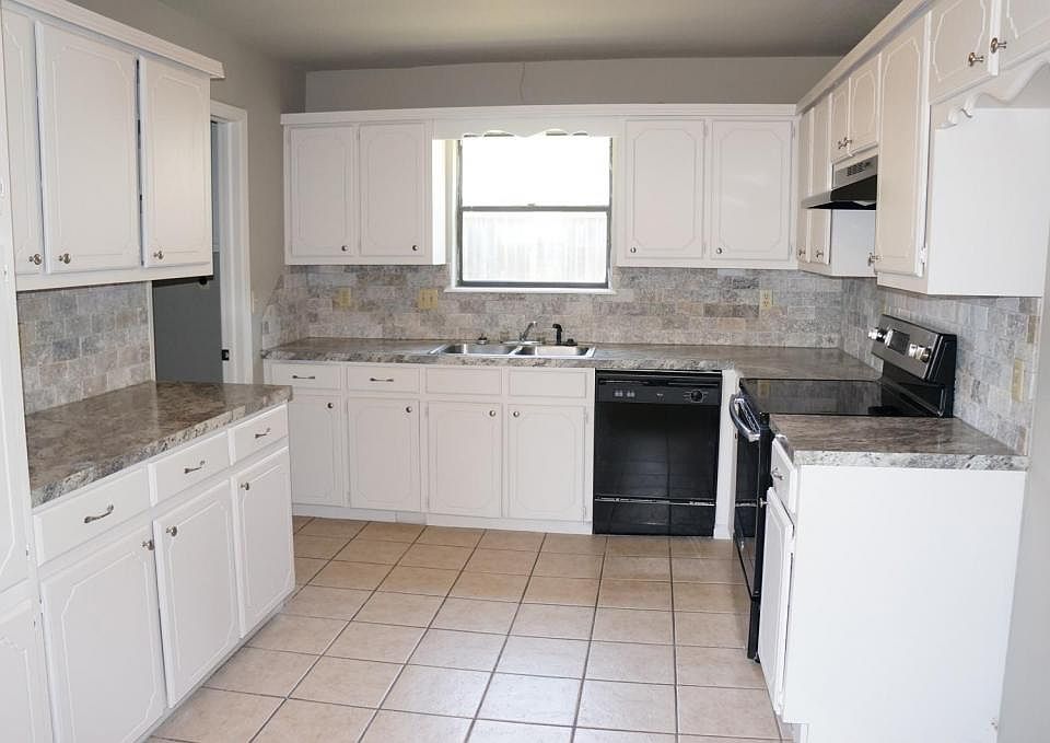 1st image of 1454 Paradise Ln