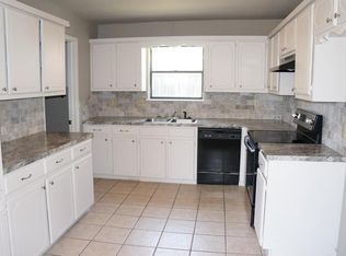 1454 Paradise Ln, Claremore, OK 74017