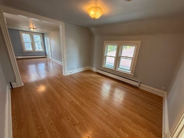 1617 Main St NE Floor 2