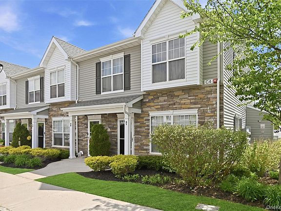 2nd image of 32 Weatherby Lane #32
