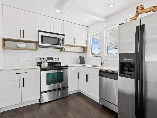 29 1/2 Ocean Breeze St, Lake Worth, FL