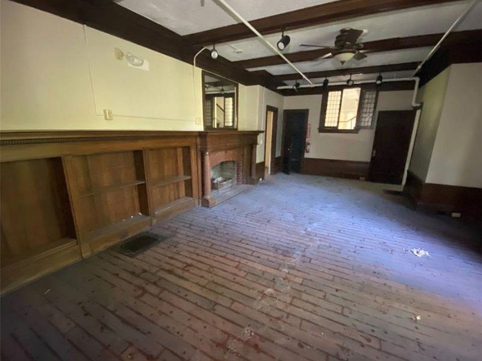 31st image of 301 Grove St