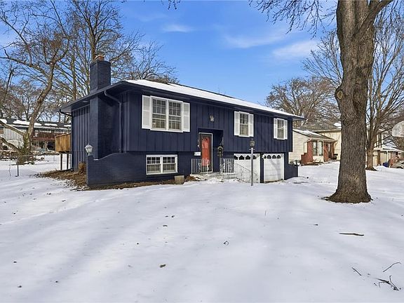 3rd image of 6518 Larsen Ln
