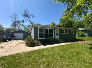 1636 10th St NW, Cedar Rapids, IA 52405