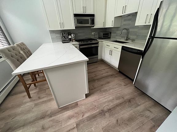 2nd image of 644 W Arlington Pl APT 2A