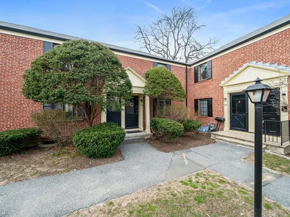 326 Lexington St Unit 326, Watertown, MA 02472